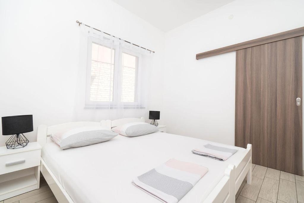 Apartments Grubisic - Sibenik - Parking Included Kültér fotó